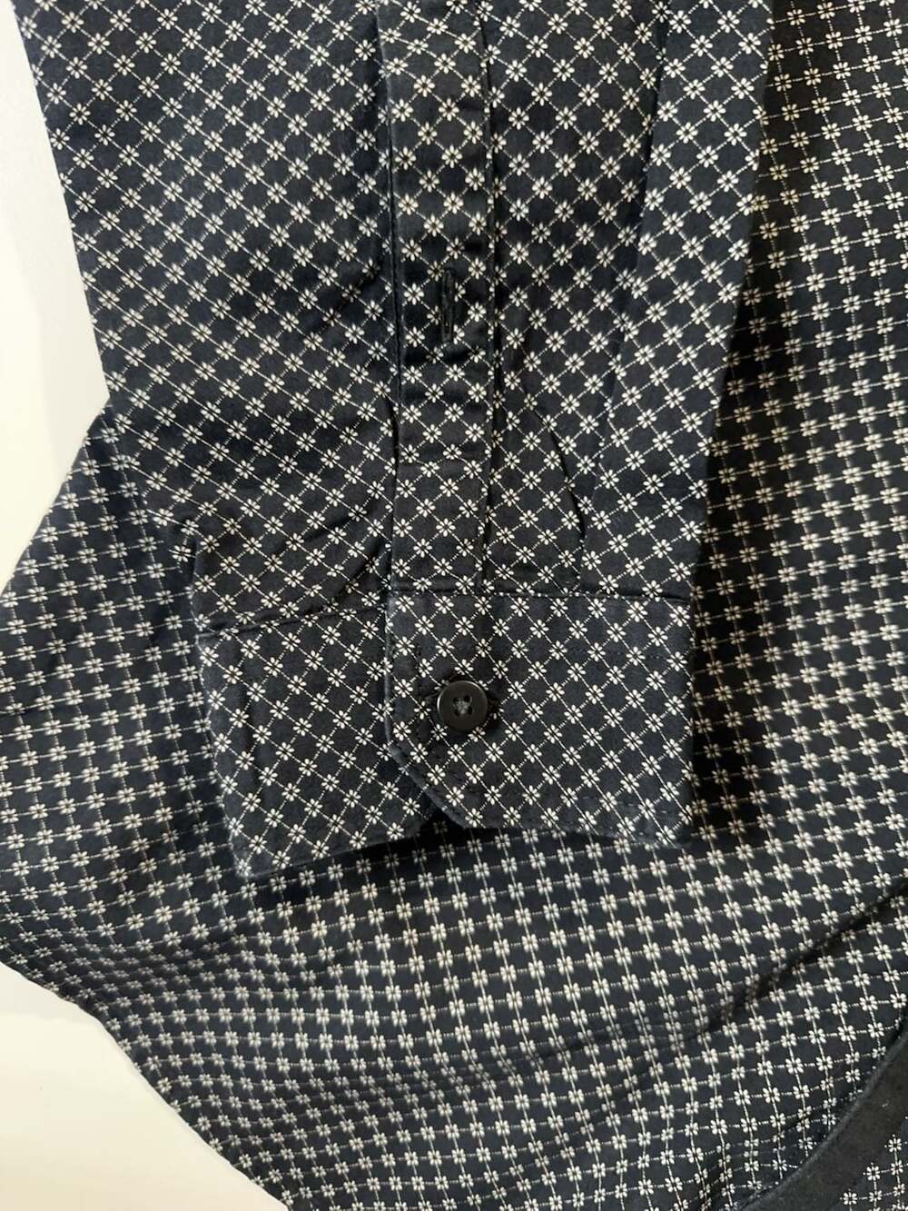 Van Heusen Men's Slim Fit Long Sleeve Button Down Shirt Blk Geo Print 40 cm 15 1 - Picture 3 of 8
